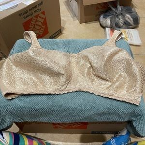 Plus Size Wireless Bra in Size 48DD